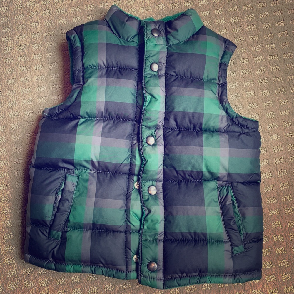 ⭐️ Dark Green + Navy Plaid Vest ⭐️
